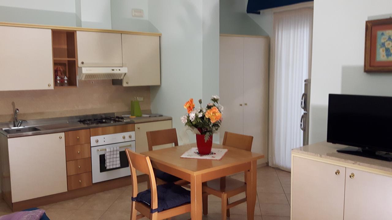 리미니 Residenza Melucci 아파트 호텔 외부 사진