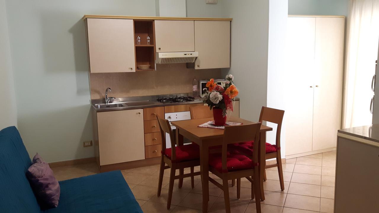 리미니 Residenza Melucci 아파트 호텔 외부 사진